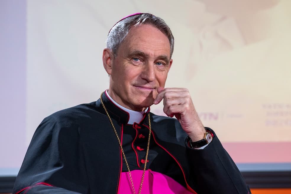 Aartsbisschop Georg Gänswein tijdens een interview op 31 december 2023 in het Vaticaan over het laatste jaar van paus emeritus Benedictus XVI Aartsbisschop Georg Gänswein tijdens een interview op 31 december 2023 in het Vaticaan over het laatste jaar van paus emeritus Benedictus XVI
