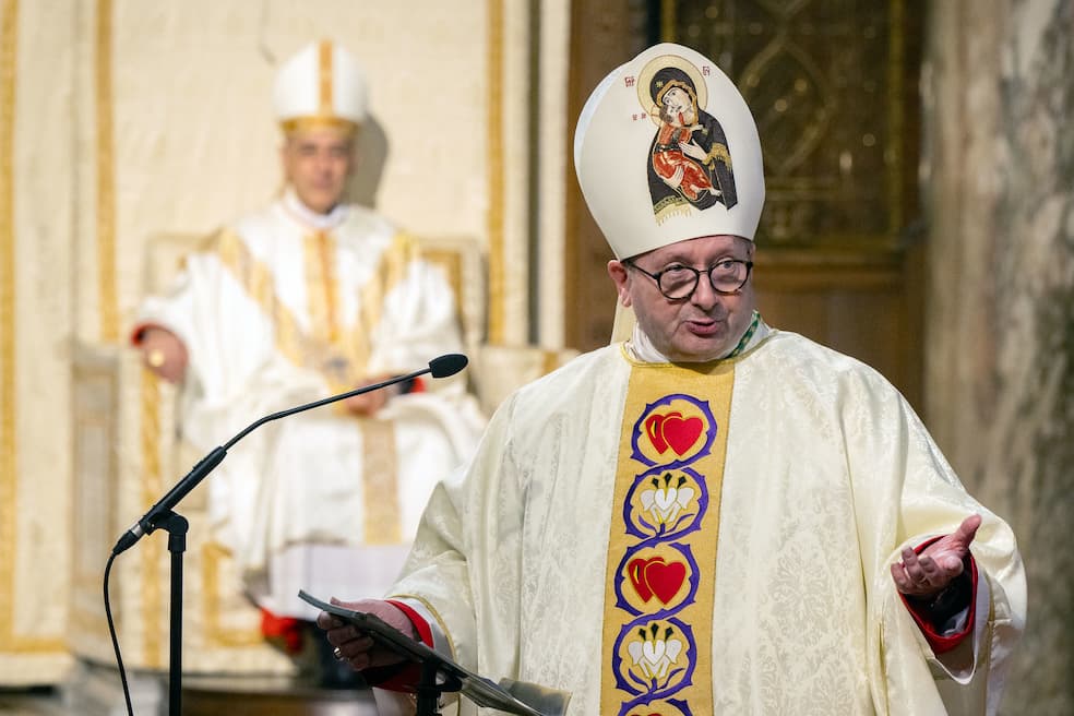 Wijding van David Waller tot bisschop van het persoonlijke ordinariaat van Our Lady of Walsingham in Westminster Cathedral, Londen Wijding van David Waller tot bisschop van het persoonlijke ordinariaat van Our Lady of Walsingham in Westminster Cathedral, Londen
