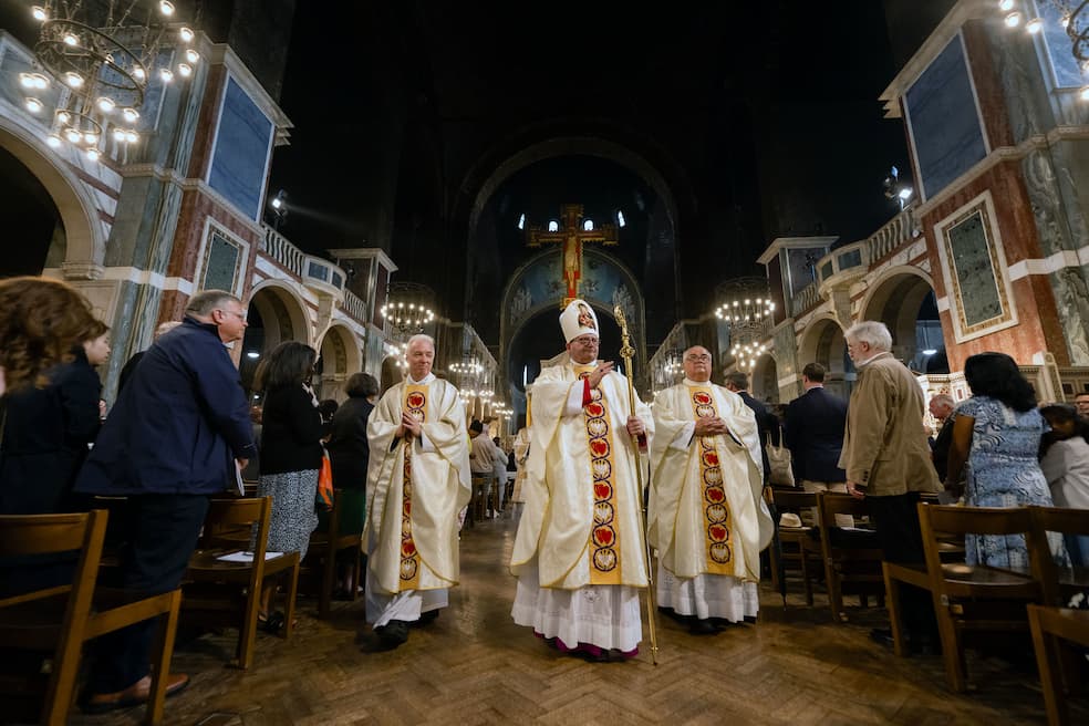 Wijding van David Waller tot bisschop van het persoonlijke ordinariaat van Our Lady of Walsingham in Westminster Cathedral, Londen Wijding van David Waller tot bisschop van het persoonlijke ordinariaat van Our Lady of Walsingham in Westminster Cathedral, Londen