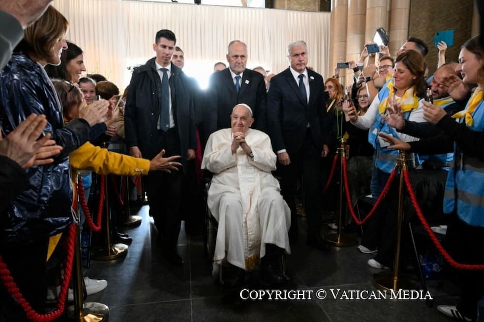 Paus Franciscus ontmoet 3.000 pastorale medewerkers in de basiliek van Koekelberg op 28 september 2024 Paus Franciscus ontmoet 3.000 pastorale medewerkers in de basiliek van Koekelberg op 28 september 2024