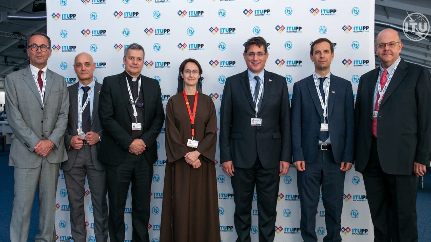 Zr Raffaella Petrini met andere delegatieleden van het Vaticaan op een VN-top over digitale technologie in 2022. Zr Raffaella Petrini met andere delegatieleden van het Vaticaan op een VN-top over digitale technologie in 2022.