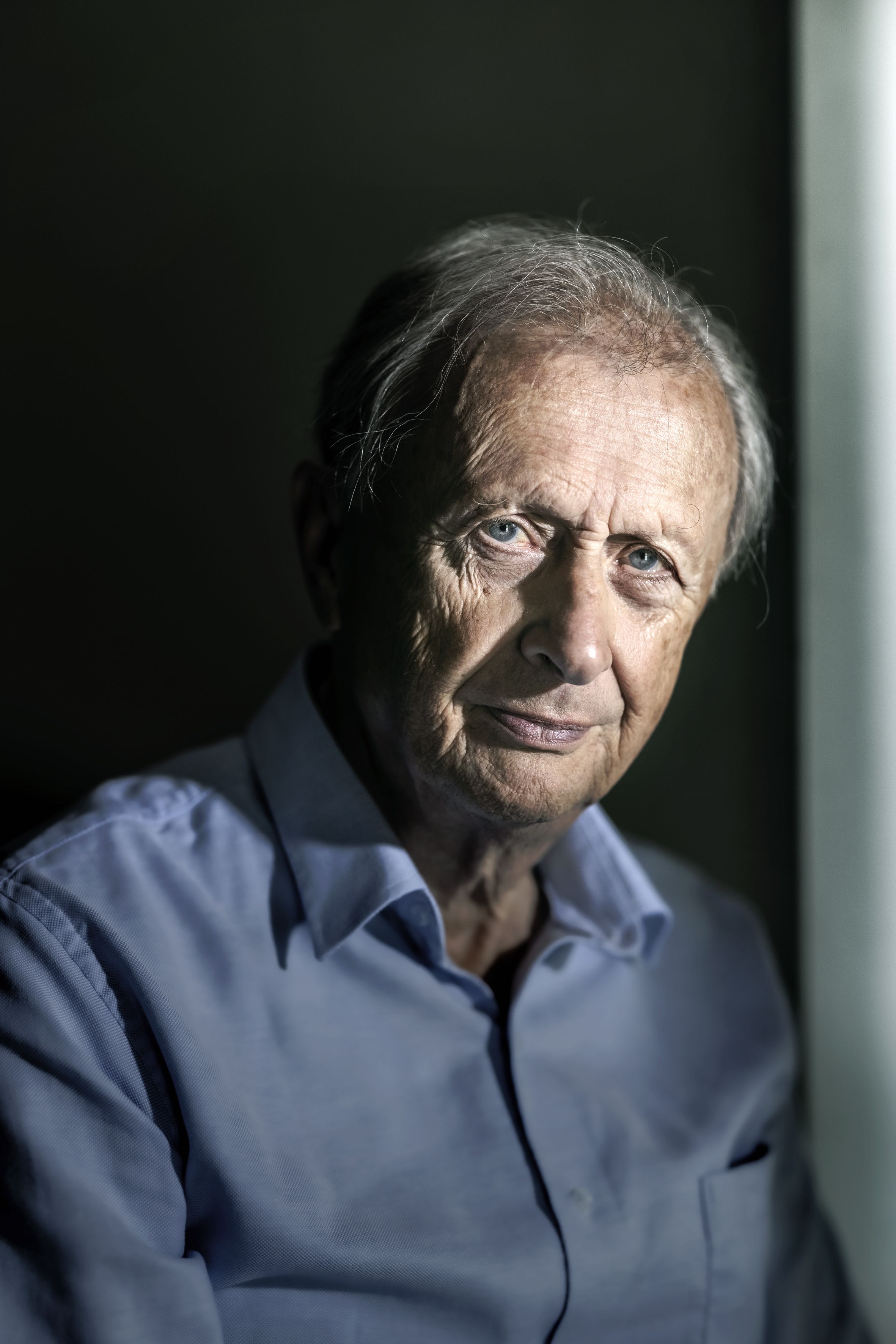 Alfons Vansteenwegen werd meerdere keren internationaal bekroond voor zijn werk. Alfons Vansteenwegen, relatietherapeut en seksuoloog