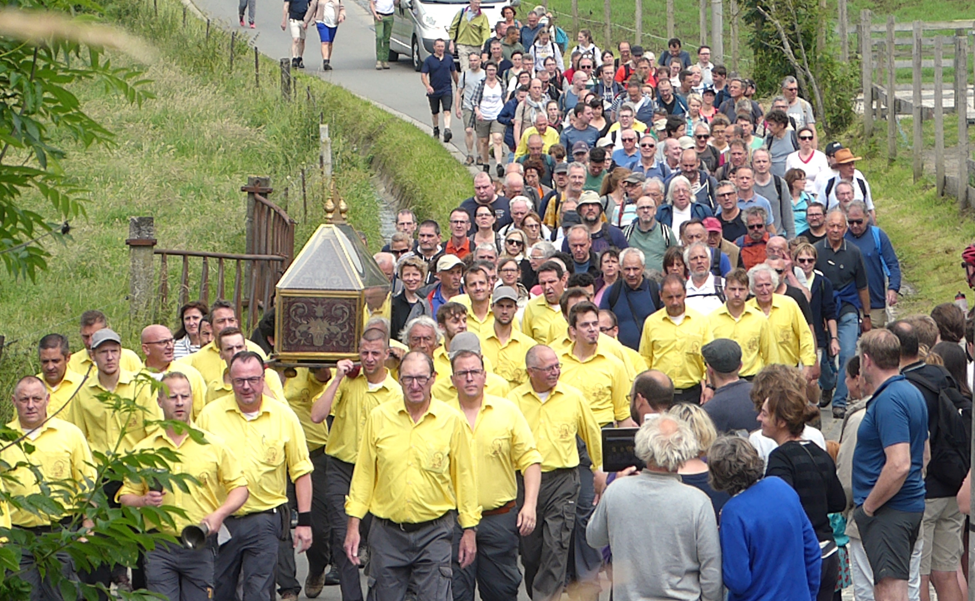 Fiertelprocessie lokt jaarlijks duizenden mensen naar de Hermesstad. Fiertelprocessie Ronse