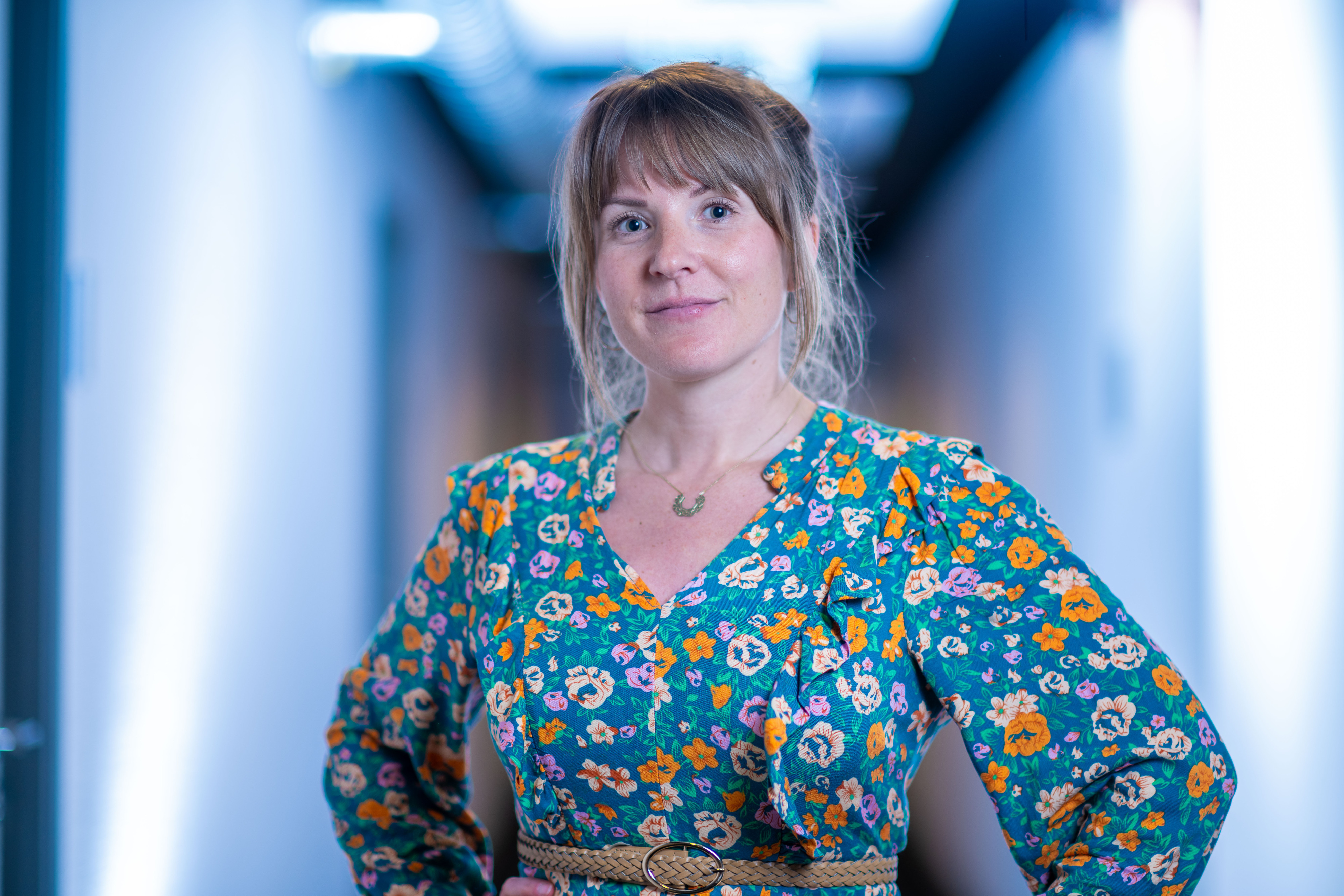 Jessika Soors, nationaal coördinator van Dignity: 'De mensen hebben hoge verwachtingen van het beleid van de Kerk rond seksueel misbruik. Terecht. Ik heb ze ook.' Jessika Soors blikt vertrouwvol in de camera.