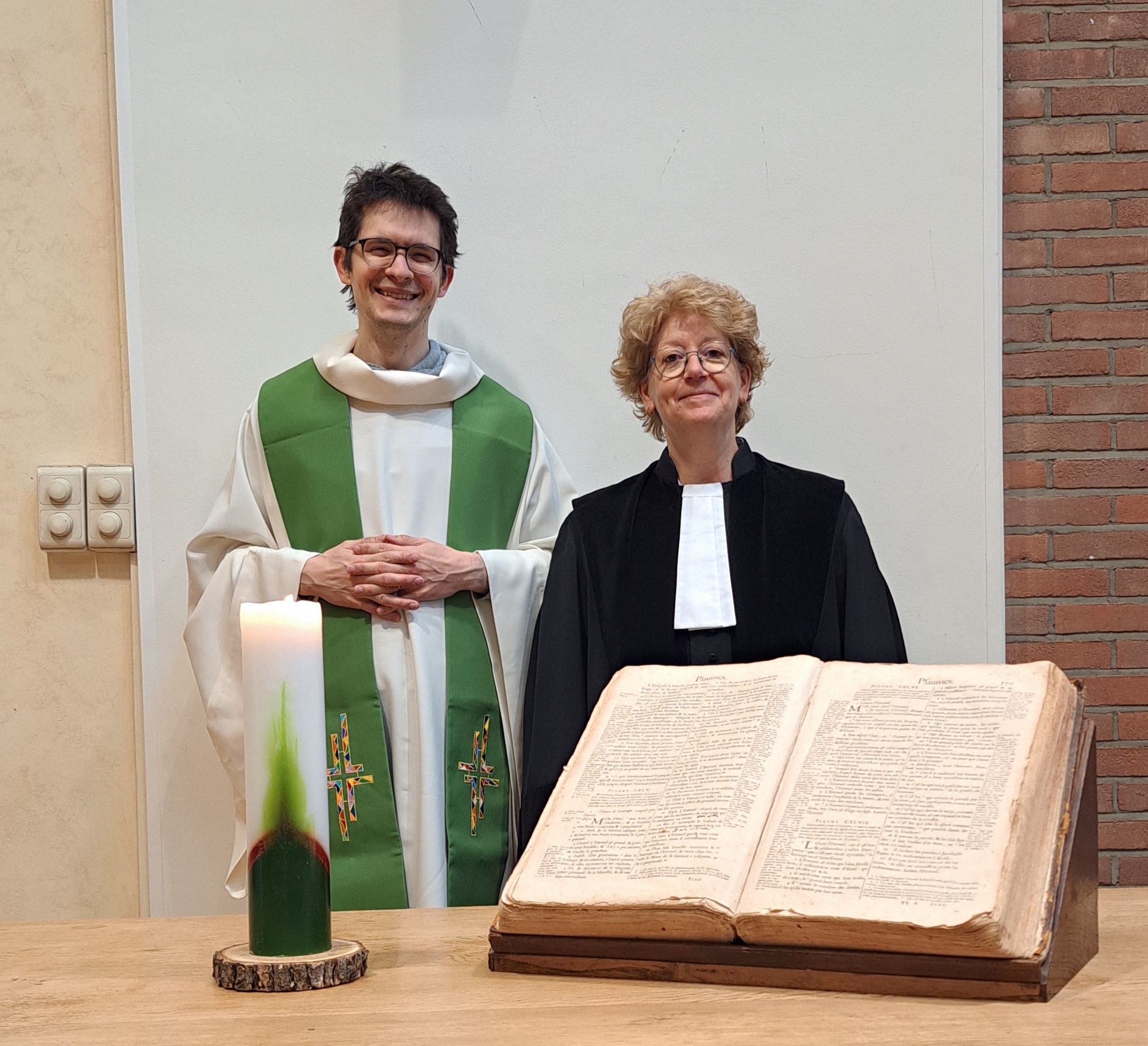 Isabelle Detavernier (rechts) met naast haar Florian Gonzalez, de huidige pastor van de Franstalige protestantse gemeente van Bruxelles-Botanique. Isabelle Detavernier (rechts) met naast haar Florian Gonzalez, de huidige pastor van de Franstalige protestantse gemeente van Bruxelles-Botanique.
