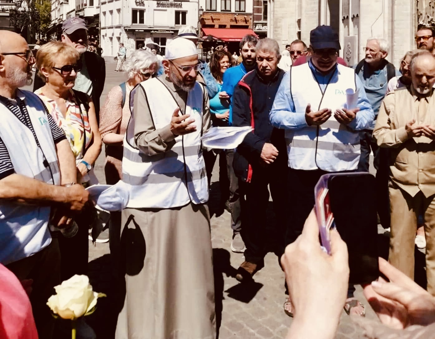 Islamitisch gebed aan kathedraal