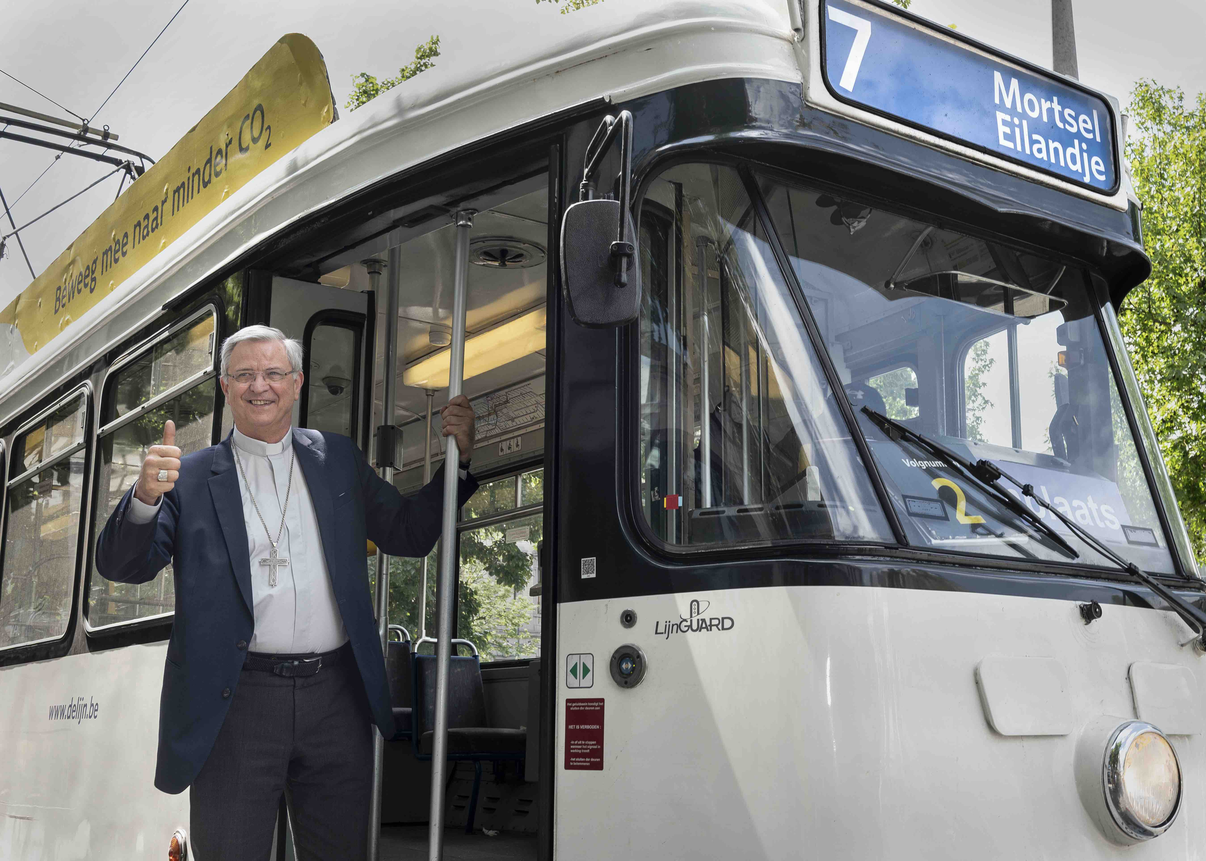 Ook op tram 7 wil bisschop Bonny het verschil maken. Ook op tram 7 wil bisschop Bonny het verschil maken.