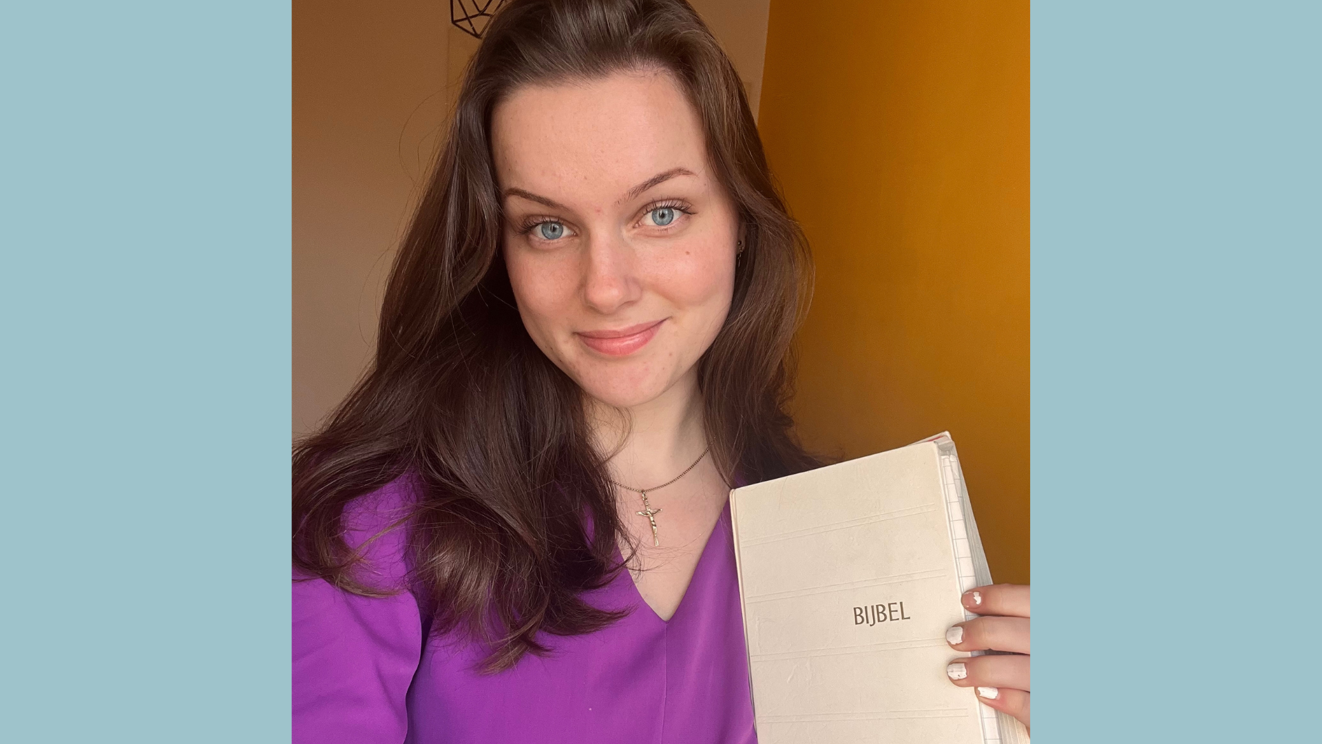 Influencer Romy Kersten las in december het evangelie volgens Lucas.