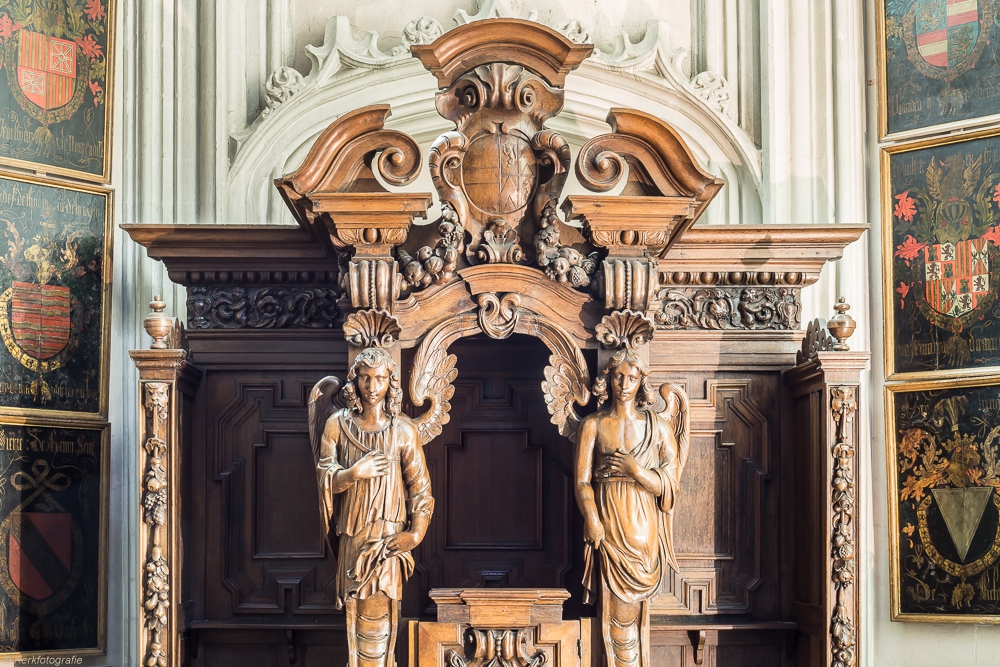 Biechtstoel in de Sint-Romboutskathedraal in Mechelen. Barokke biechtstoel in de Sint-Romboutskathedraal in Mechelen.