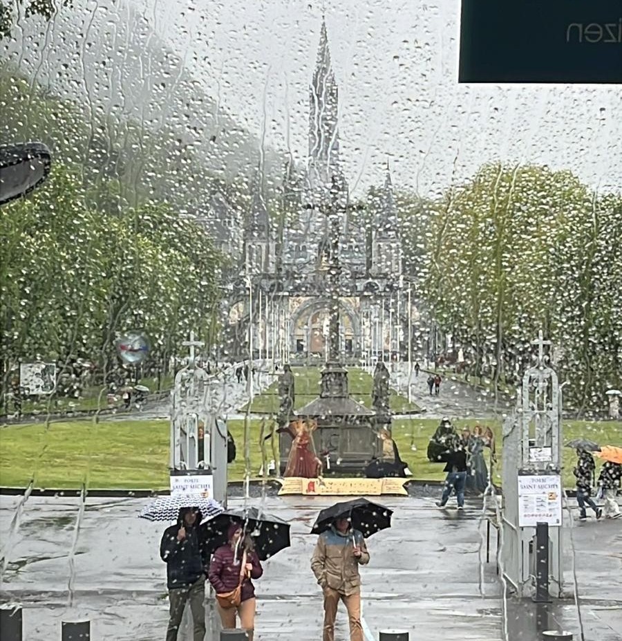 Aankomst in Lourdes