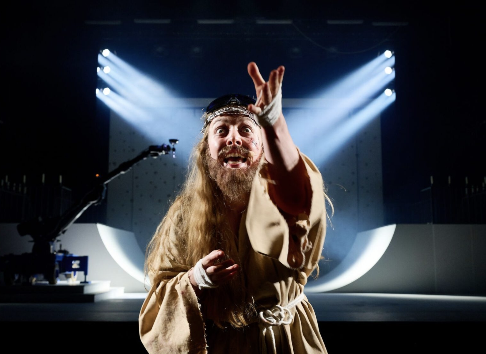 Een beeld uit ‘Sancta’, een productie van Opera Ballet Vlaanderen. Een beeld uit ‘Sancta’, een productie van Opera Ballet Vlaanderen.