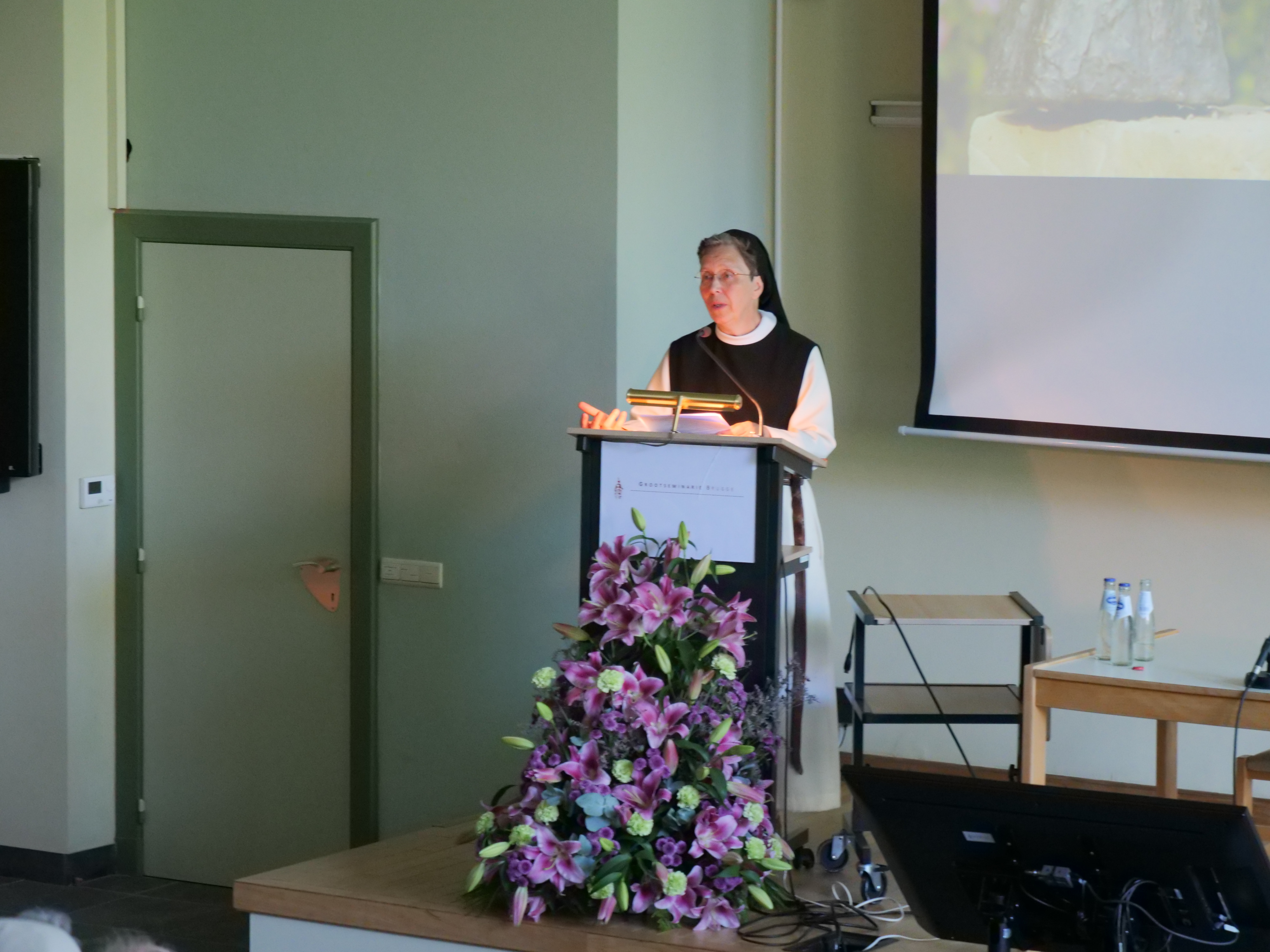 Zuster Katharina Michiels sloot de studiedag af met een lezing over ‘innerlijke vrede’