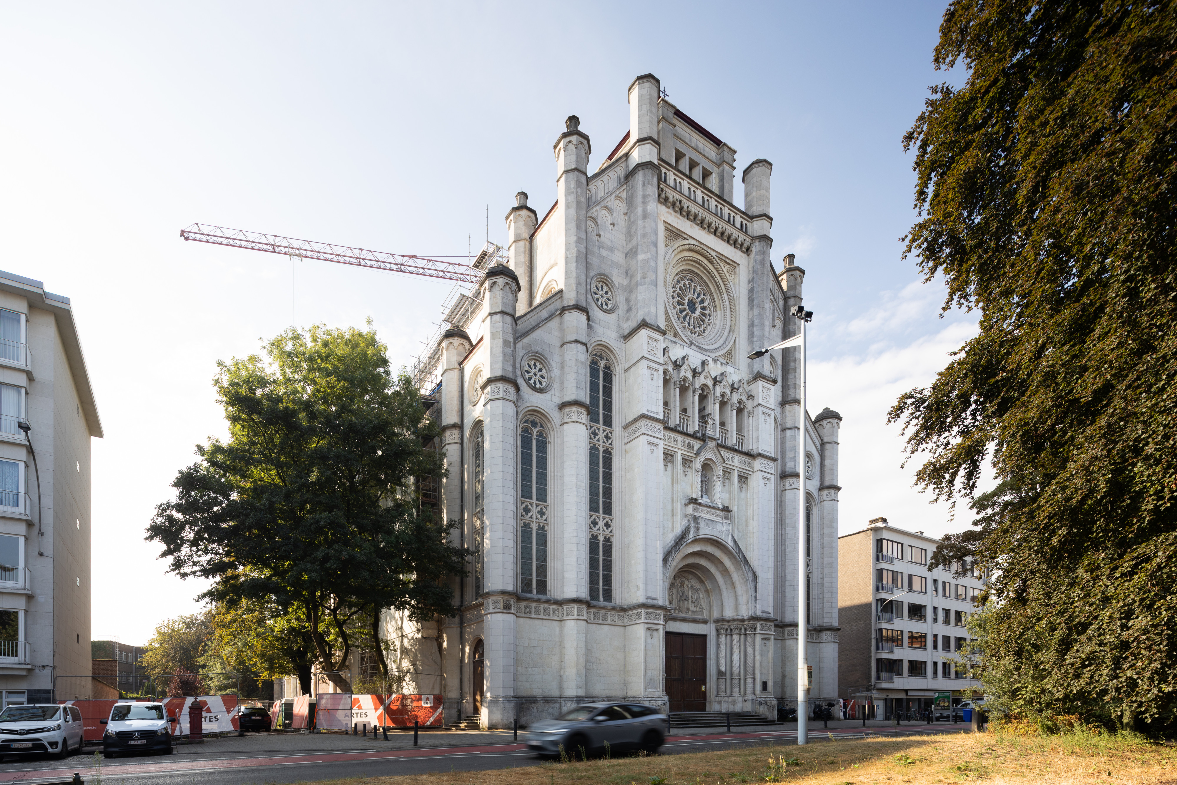 Vooraanzicht van de Sint-Annakerk.