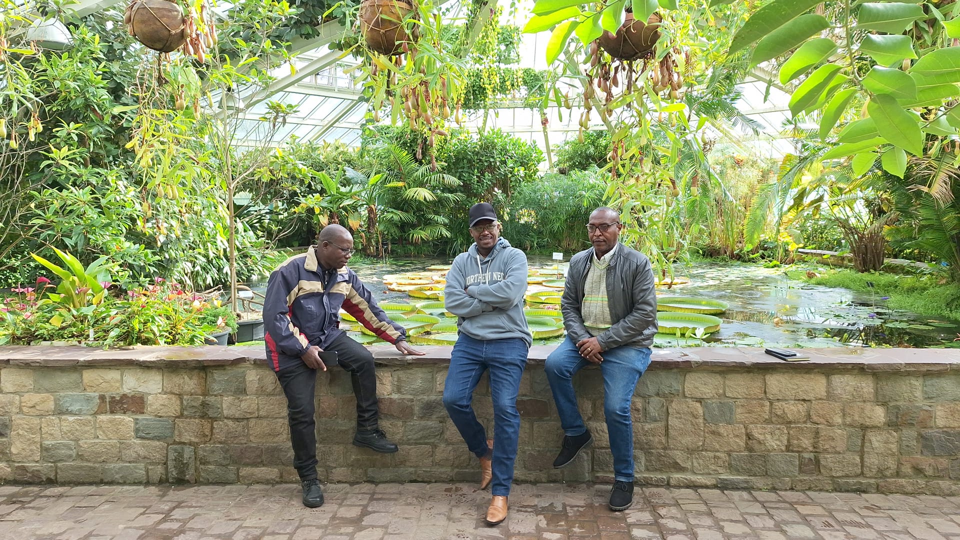 Burundese experts van het VIKAP-project werken samen met de Plantentuin van Meise aan voedselsoevereiniteit en agro-ecologie. Burundese experts van het VIKAP-project op bezoek in de Plantentuin van Meise.
