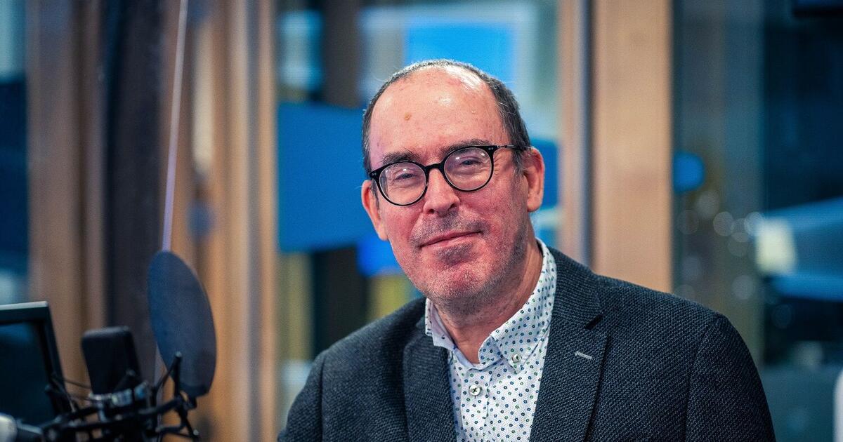 Bart Stouten bij Radio Klara. Bart Stouten bij Radio Klara.