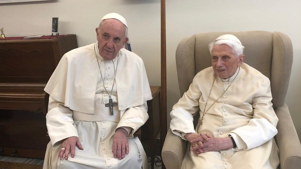 Emeritus paus Benedictus XVI is 92, maar nog steeds gezond | Otheo