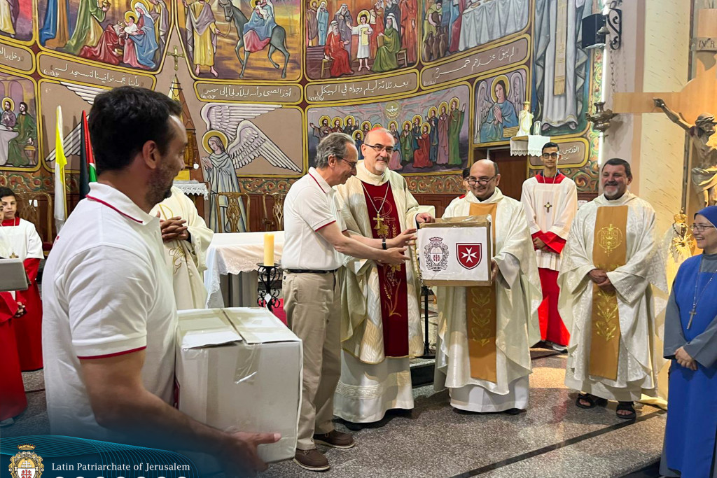 Patriarch Pizzaballa tijdens de liturgie.