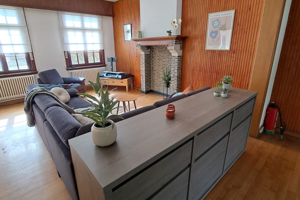 Op de benedenverdieping van het OverKop-huis is het gezellig vertoeven. 