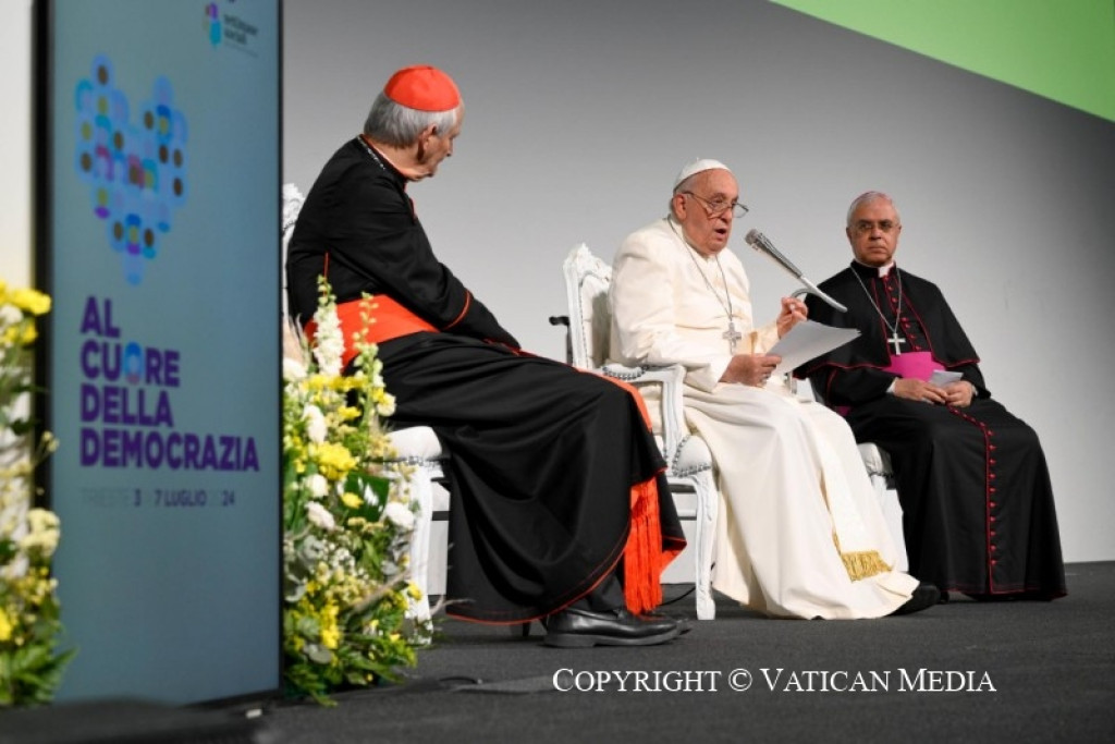 Democratie is een zaak van liefde en participatie van allen, zegt paus Franciscus in slottoespraak van Italiaanse Sociale Week in Triëst op 7 juli 2024