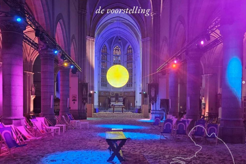 Affiche voor de theatervoorstelling 'Pelgrim' van Eva van de Velde tijdens het zomerfestival van Kamino