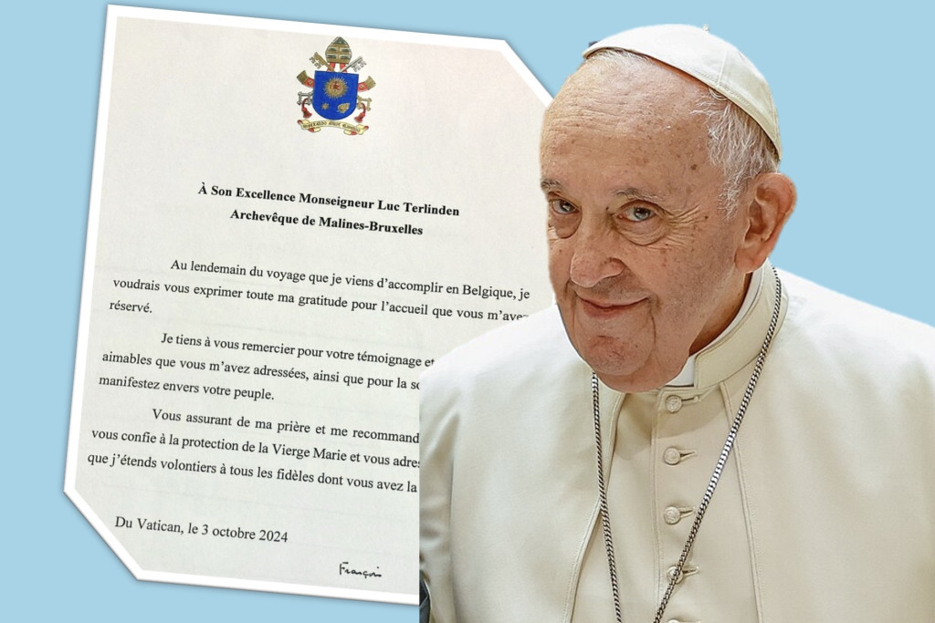 Portret paus Franciscus met briefje.