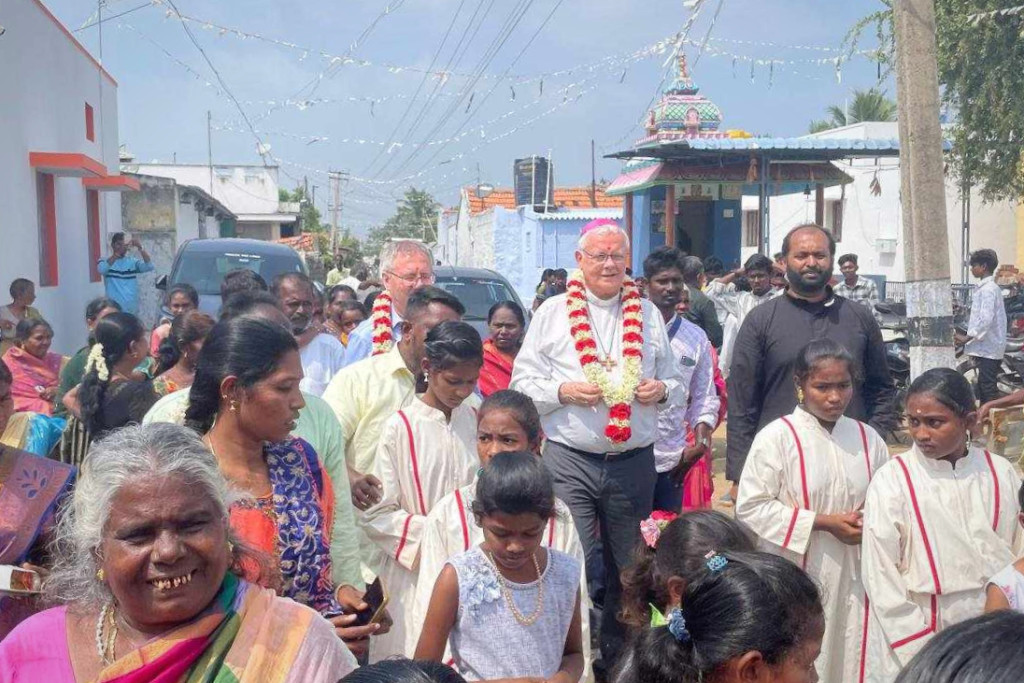 Bisschop Patrick Hoogmartens en bisschoppelijk gedelegeerde Bart Benats kregen een warm welkom in India.