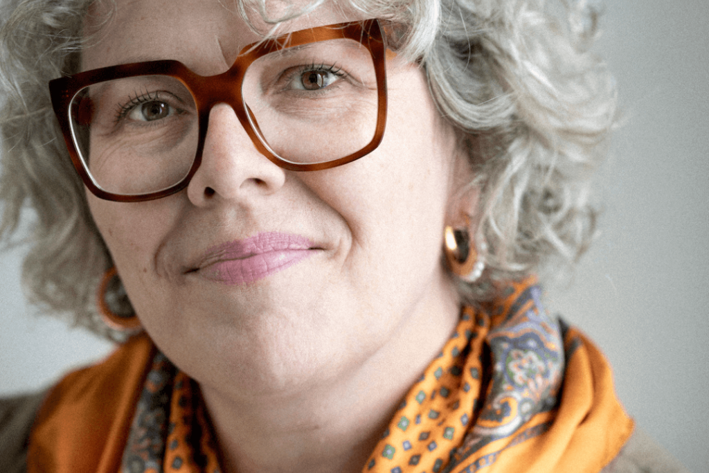 Dr. Belo I. Mussche is kinder- en jeugdpsychiater en auteur van ‘Je bent niet kapot – De vergeten kant van jeugdpsychiatrie’.