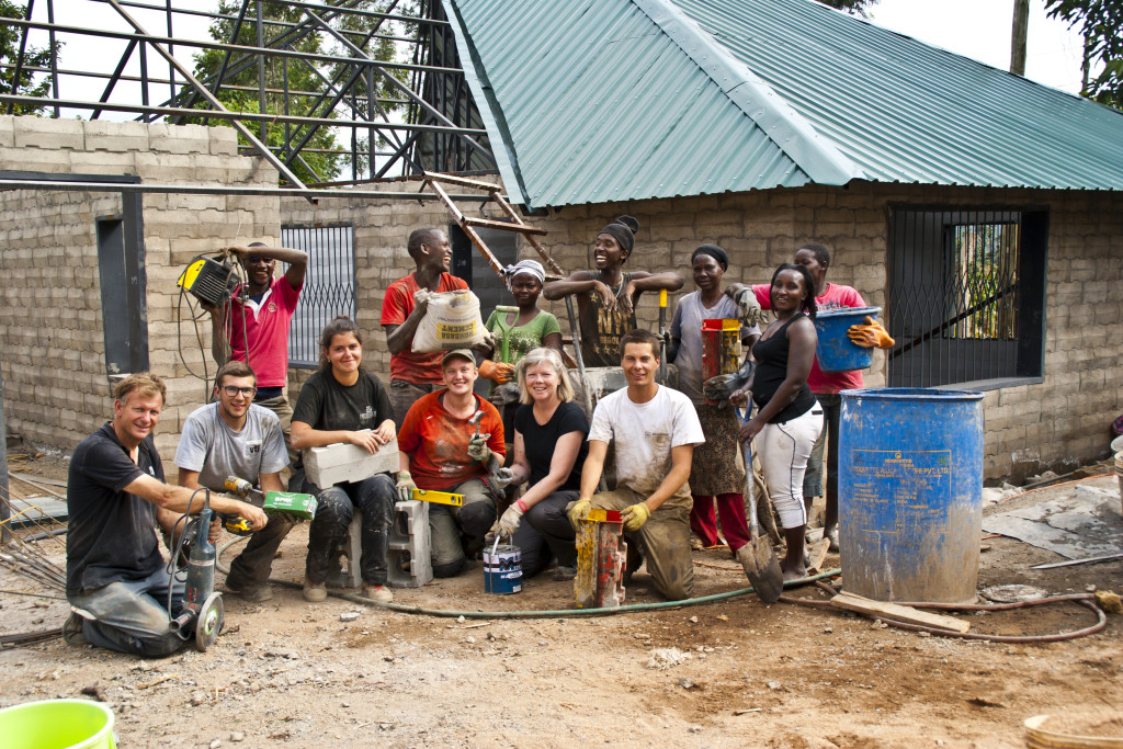Bouwkamp in Kenia 