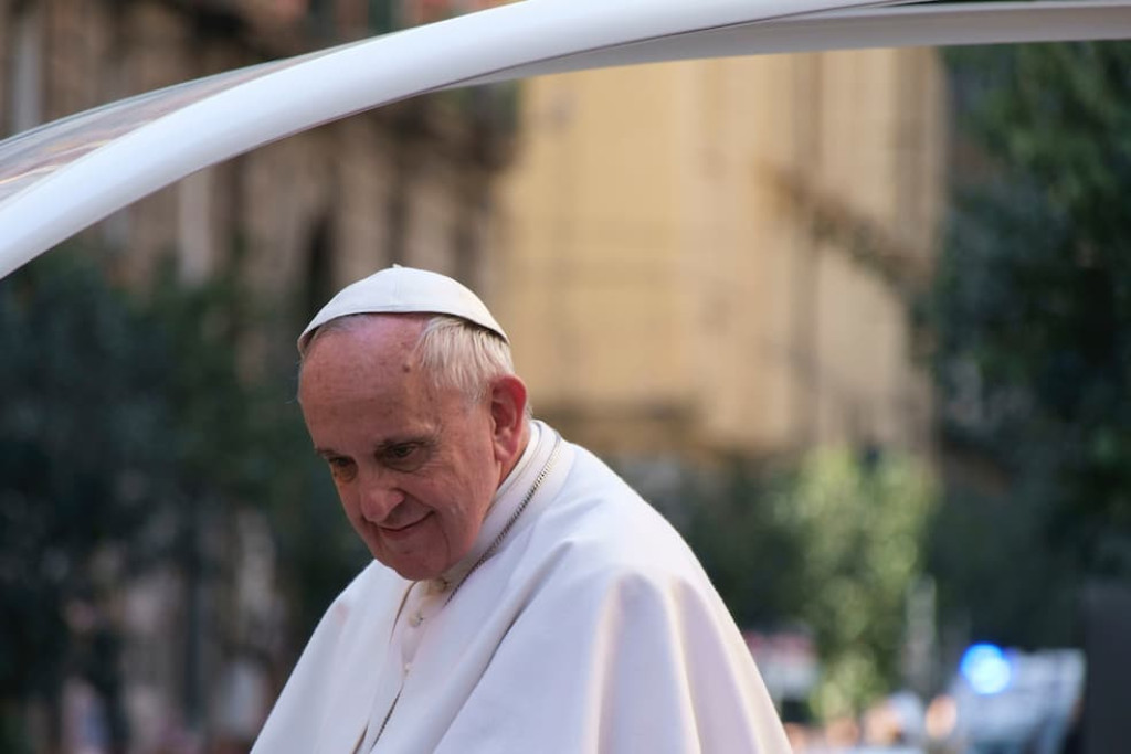 Paus Franciscus tijdens zijn bezoek aan Napels in 2015