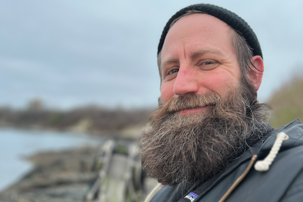 Jason Brown (44) noemt zichzelf een contemplatieve ecologist. Jason Brown (44) noemt zichzelf een contemplatieve ecologist.