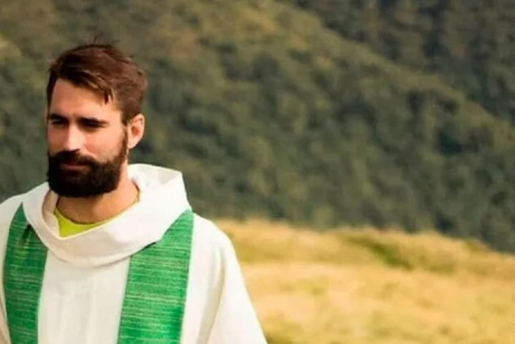 Don Matteo Balzano, een 35-jarige priester van het bisdom Novara, werd op 5 juli 2025 dood aangetroffen in de pastorie