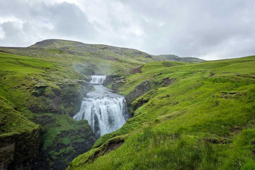 Een mooi natuurlandschap nodigt uit tot verwondering, stilte en gebed: 'U leidt het water tussen de bergen' (psalm 104)