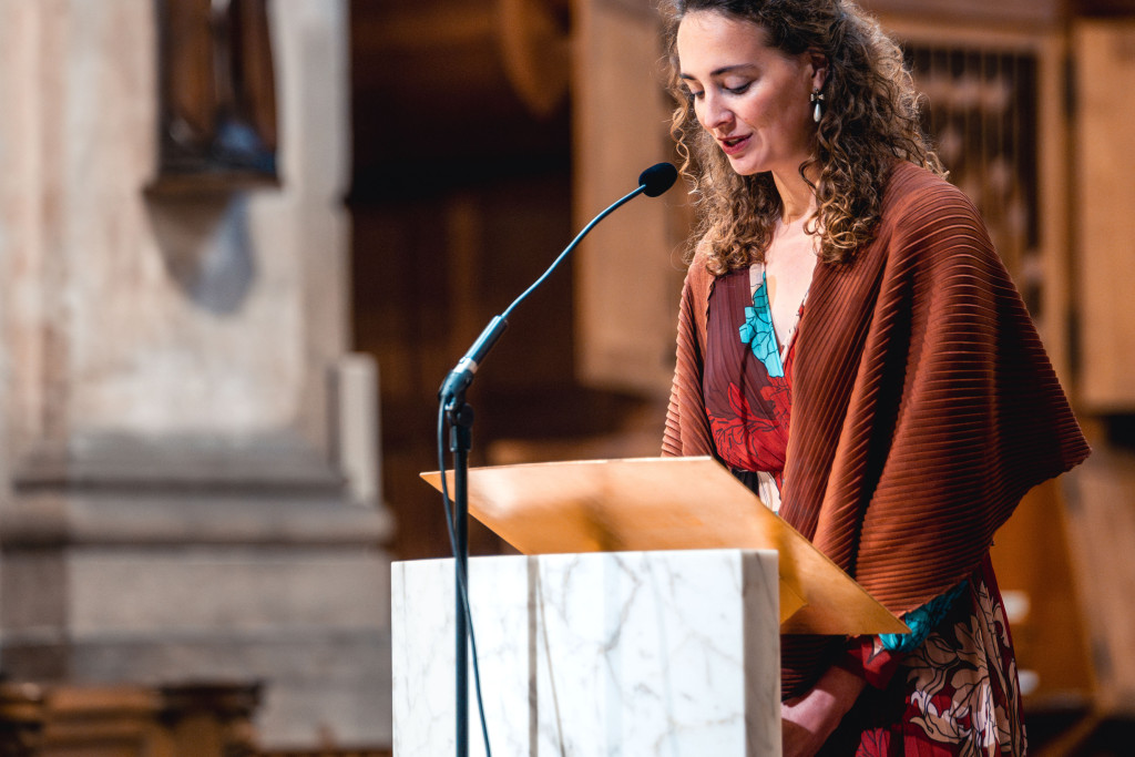 Ellen De Donker tijdens haar doctoraatsverdediging. Ellen De Doncker, jonge theologe uit Leuven
