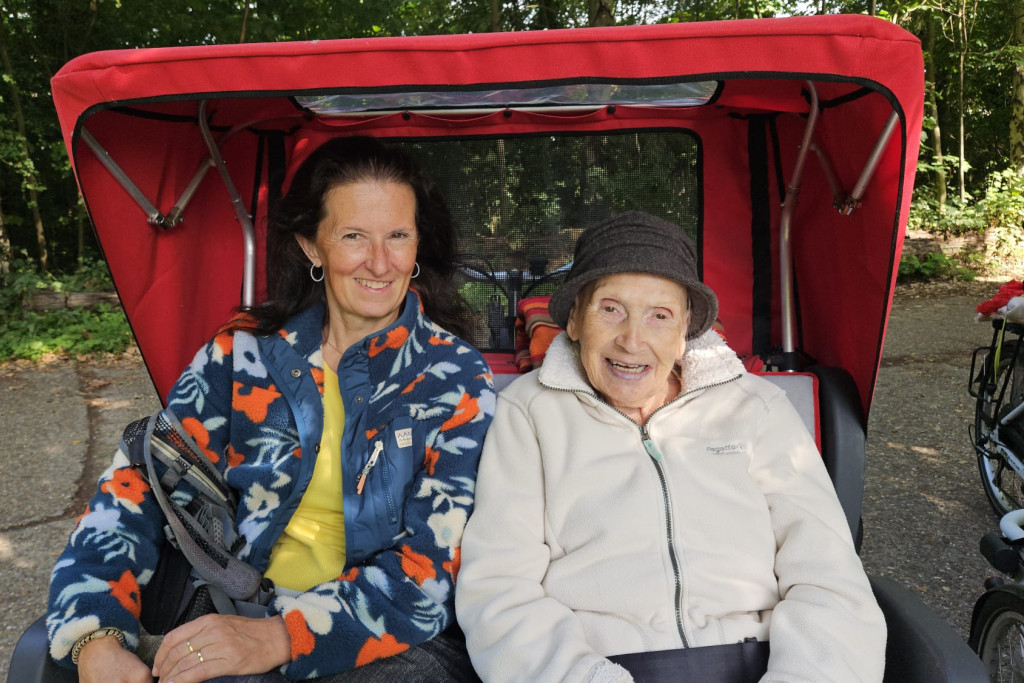 Ilse Van Halst met Josepha Maria (92), in het dagelijkse leven kortweg José.