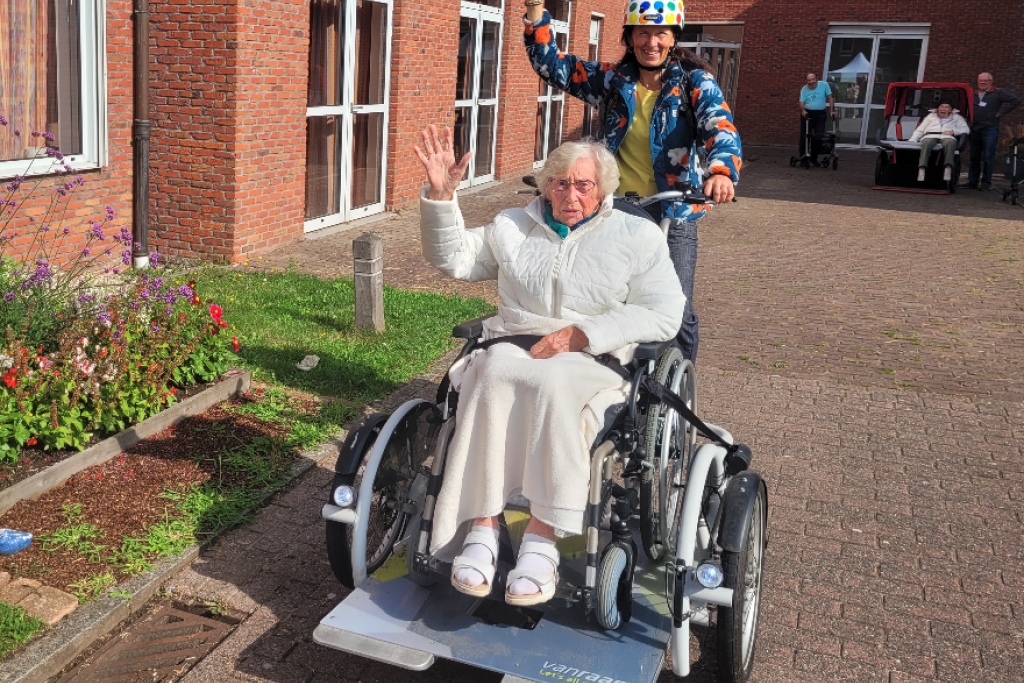 Marie-Josée met Ilse Van Halst. Klaar voor vertrek! 