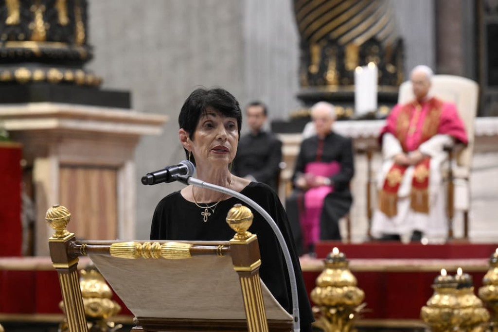 Diane Foley getuigt over haar verzoening met de moordenaar van haar zoon op het Jubileum van de Troost in de Sint-Pietersbasiliek, voorgegaan door paus Leo XIV, 15 september 2025 Diane Foley getuigt over haar verzoening met de moordenaar van haar zoon op het Jubileum van de Troost in de Sint-Pietersbasiliek, voorgegaan door paus Leo XIV, 15 september 2025