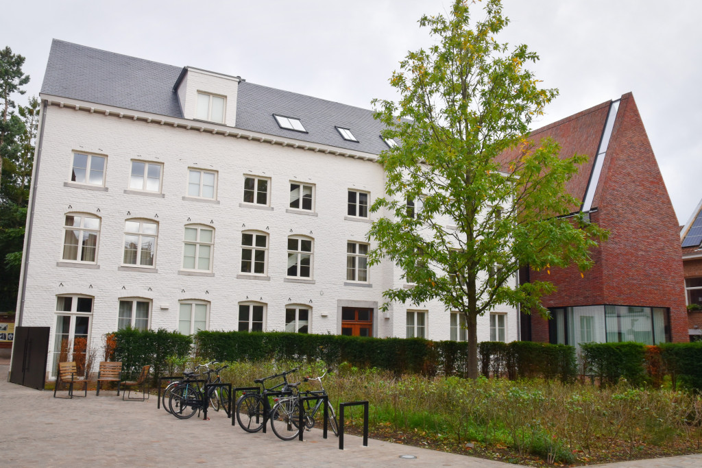 Het ursulinenklooster en de kapel in de Hasseltse binnenstad.
