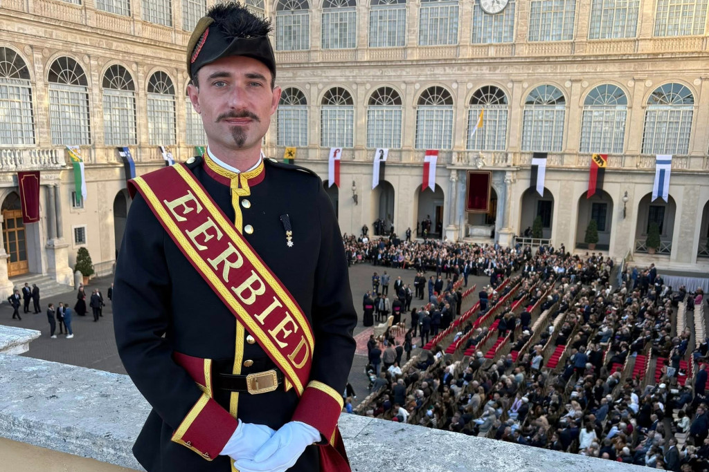Koenraad Cautaerts woonde in het Vaticaan de beëdigingsceremonie van de nieuwe rekruten bij.