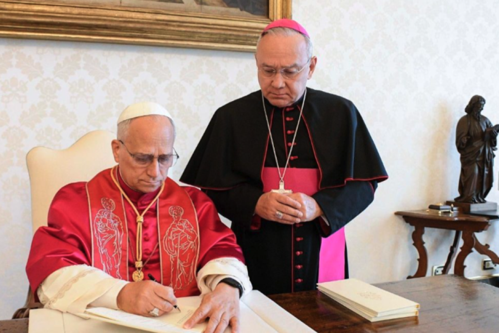 Paus Leo XIV ondertekent op 4 oktober 2025 eerste apostolische exhortatie, Dilexi te