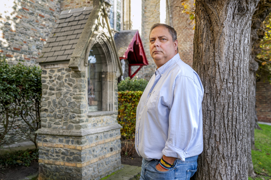 Jan Puype bij een mariakapelletje