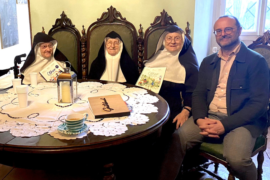 Redacteur Piet De Loof praat na met de Oostenrijkse zusters.