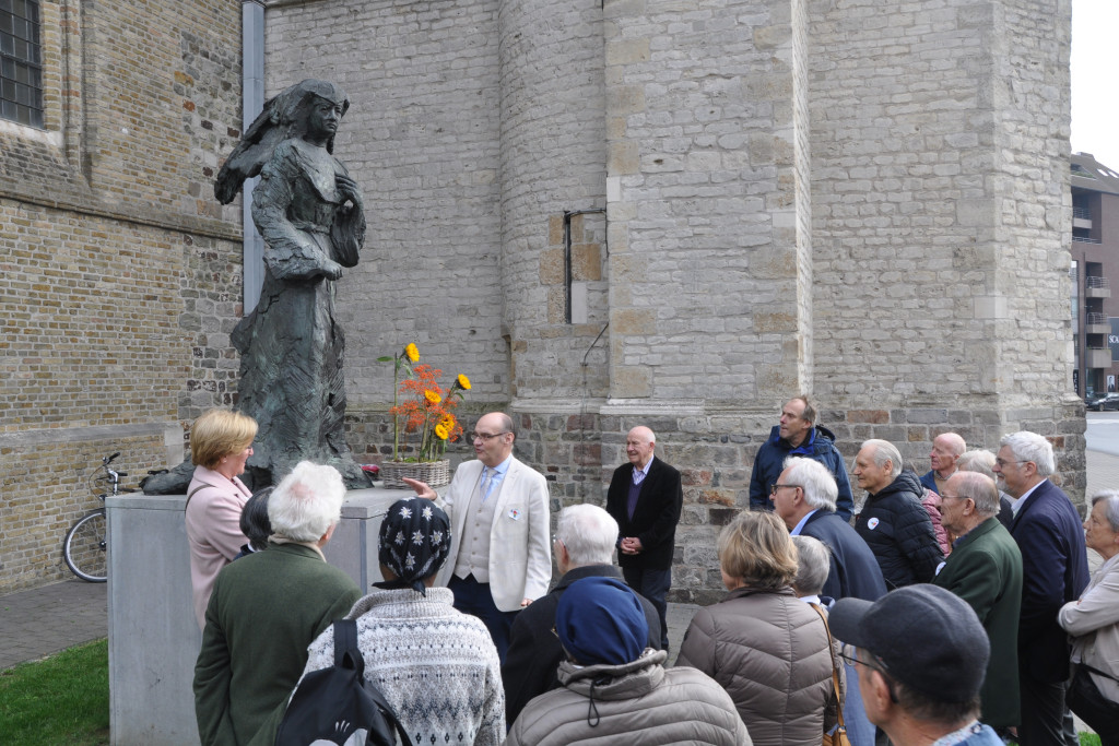 Standbeeld zuster Marie-Louise De Meester 