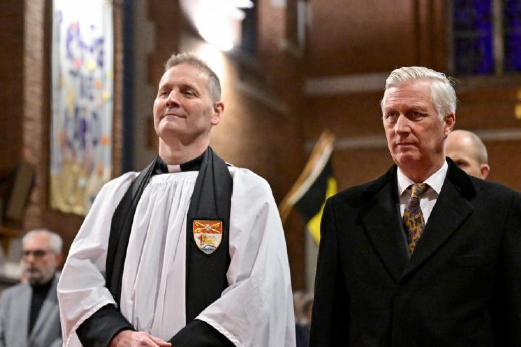 Koning Filip in de anglicaanse pro-kathedraal.