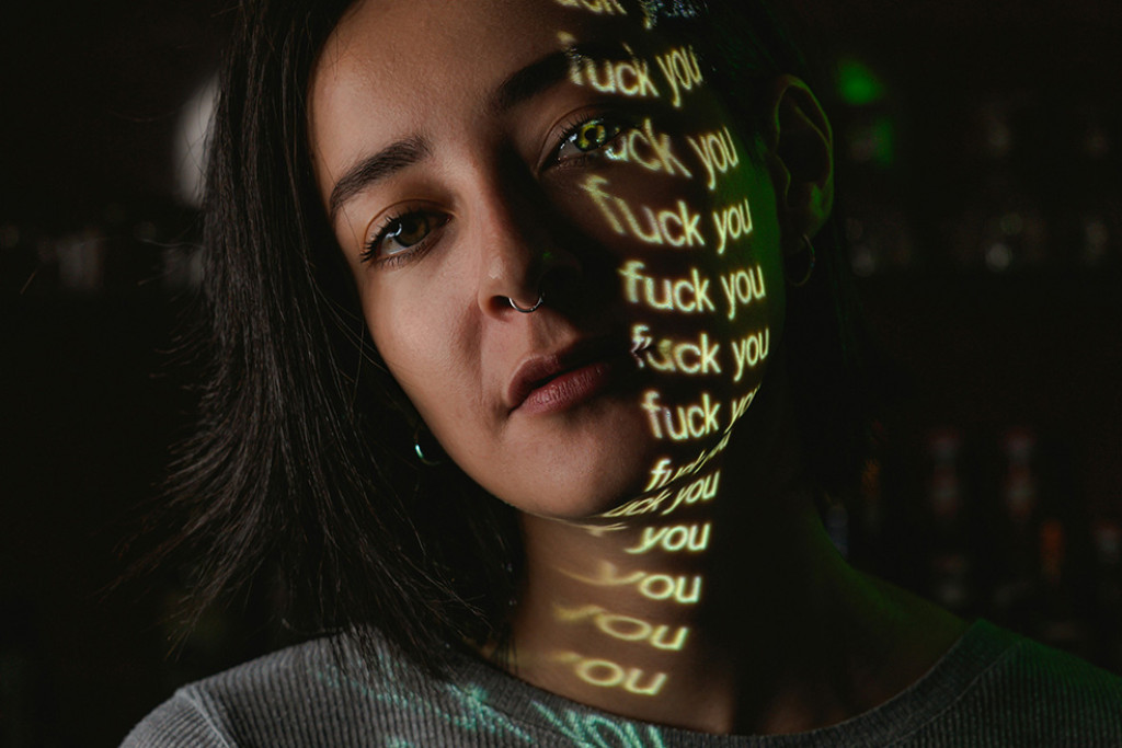De VN vraagt dit jaar bijzondere aandacht voor alle vormen van digitaal geweld tegen vrouwen