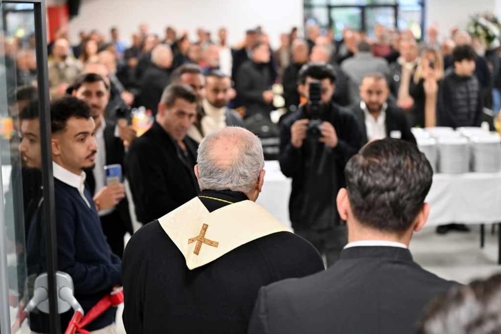 Inwijding door priesters Suleyman Oz en David Nas