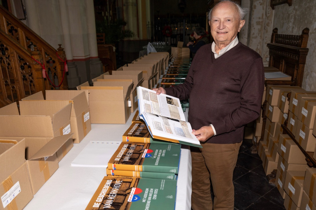 Jules Lampole met boek over Kerkhove