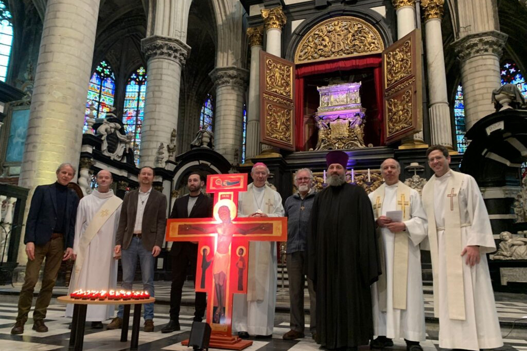 De geloofsgemeenschappen waren in 2025 te gast in de Sint-Romboutskathedraal. ‘We erkennen elkaar in onze verscheidenheid’, zegt Willem Kolpa (links).