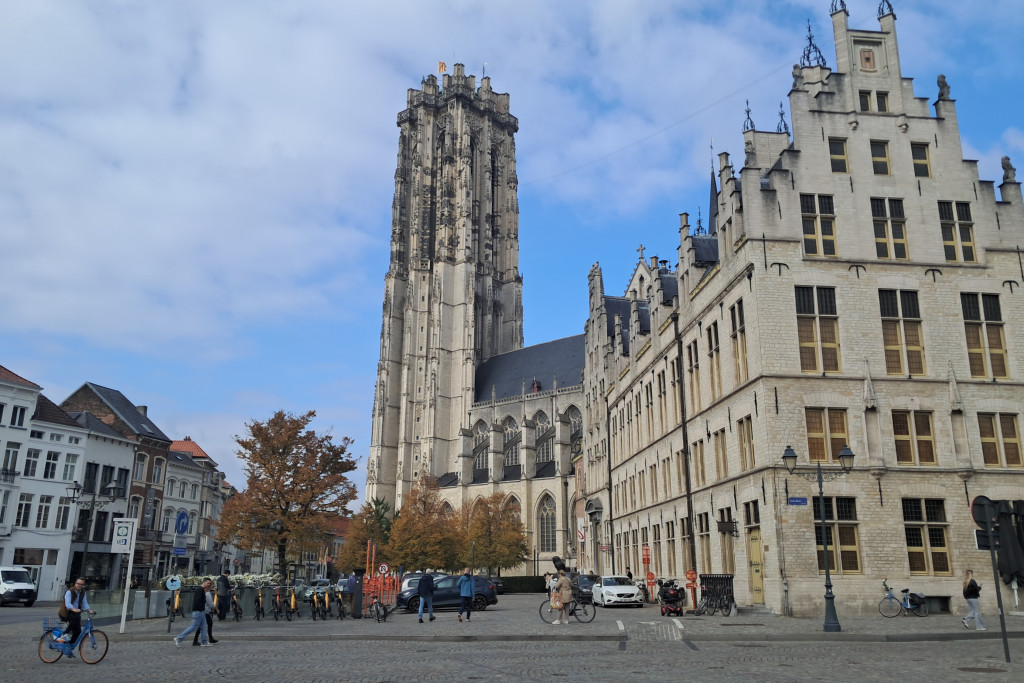 De Sint-Romboutskathedraal blijft het uithangbord van het Mechelse religieuze erfgoed.