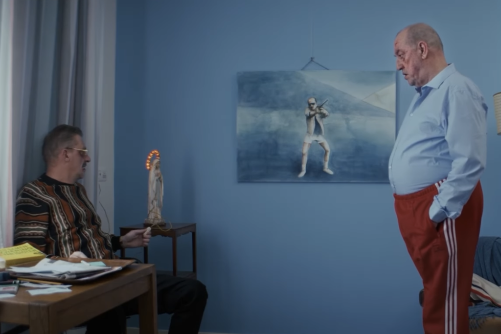 Franz (Peter Van den Begin) in de kamer van Horst (Josse De Pauw) bij het Mariabeeld. Franz (Peter Van den Begin) in de kamer van Horst (Josse De Pauw) bij het Mariabeeld.