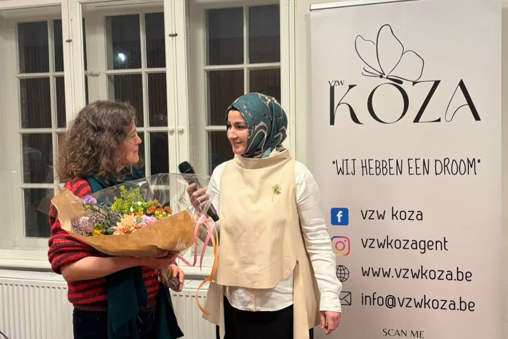 Liesbeth Rogge van bisdom Gent en Kubra Savi, voorzitter van vzw Koza. Dialoogiftar Gent